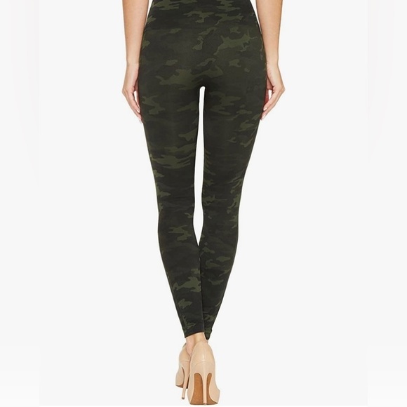 SPANX Seamless Leggings for Women Tummy Control Green Camo Size M - Picture 3 of 12